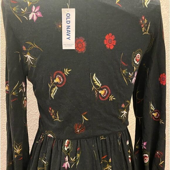 Old Navy Dress   - Picture 9 of 11